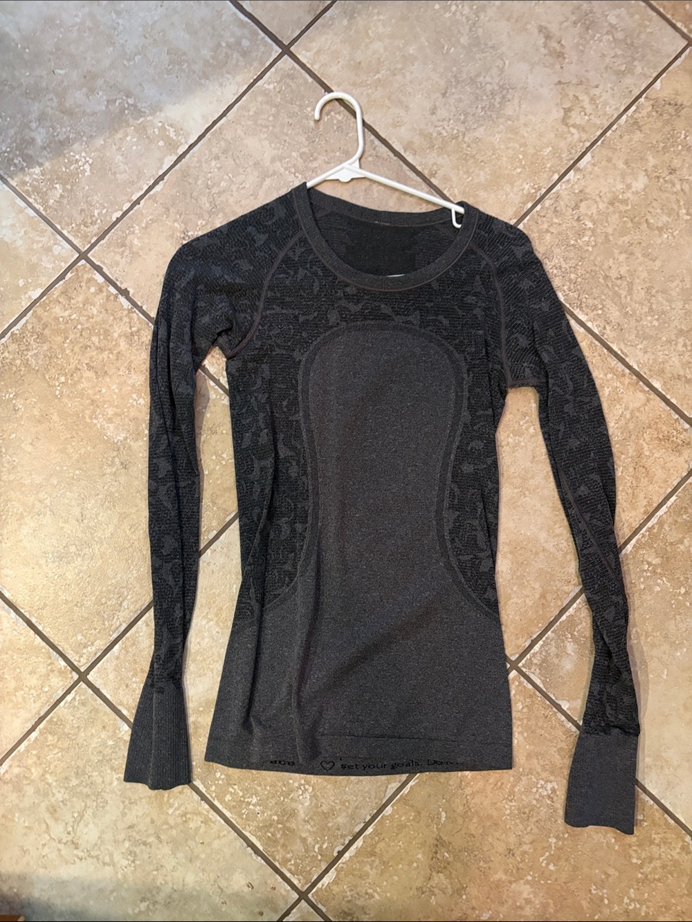 Lululemon swiftly tech long sleeve in grey